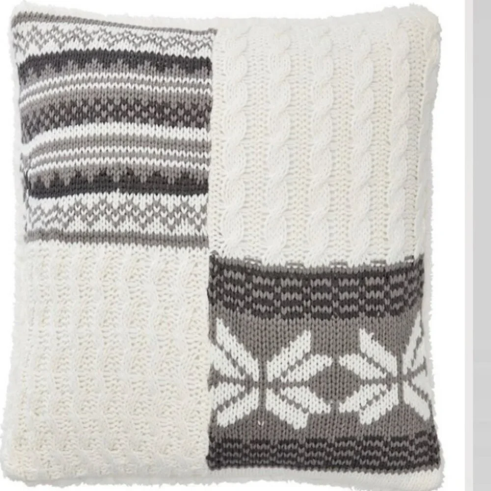 Pottery Barn  Patchwork Sweater Cable Knit Pillow Cover Gray Cream‎ 18